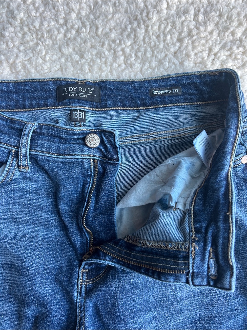 Judy Blue Boyfriend Jeans in Dark Blue Wash - Picture 2 of 3